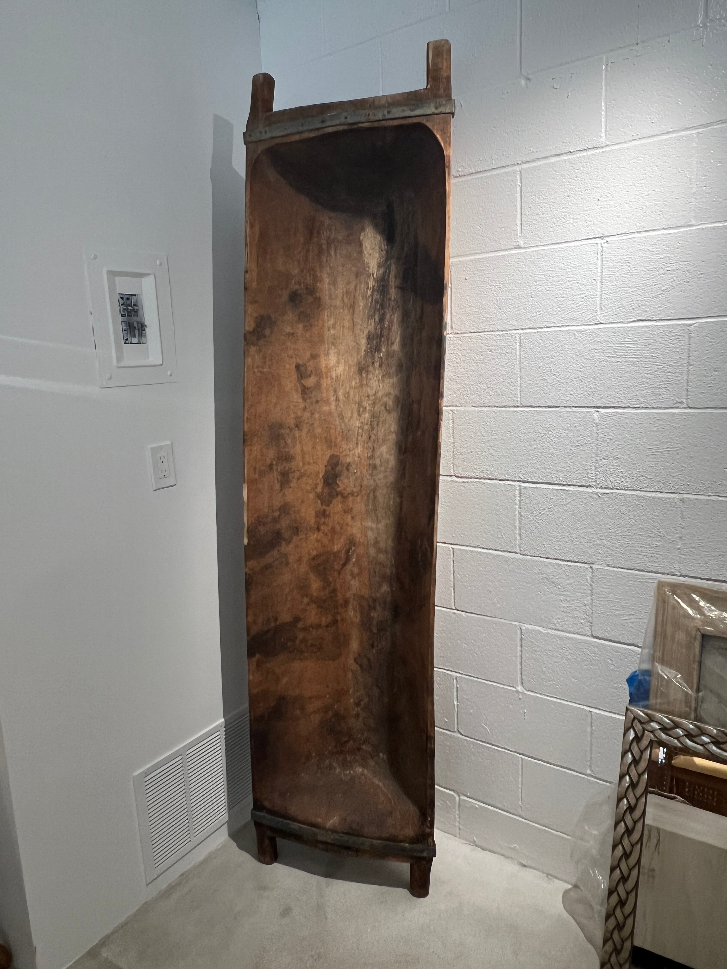 PRIMITIVE WOOD TROUGH WITH METAL REINFORCEMENTS