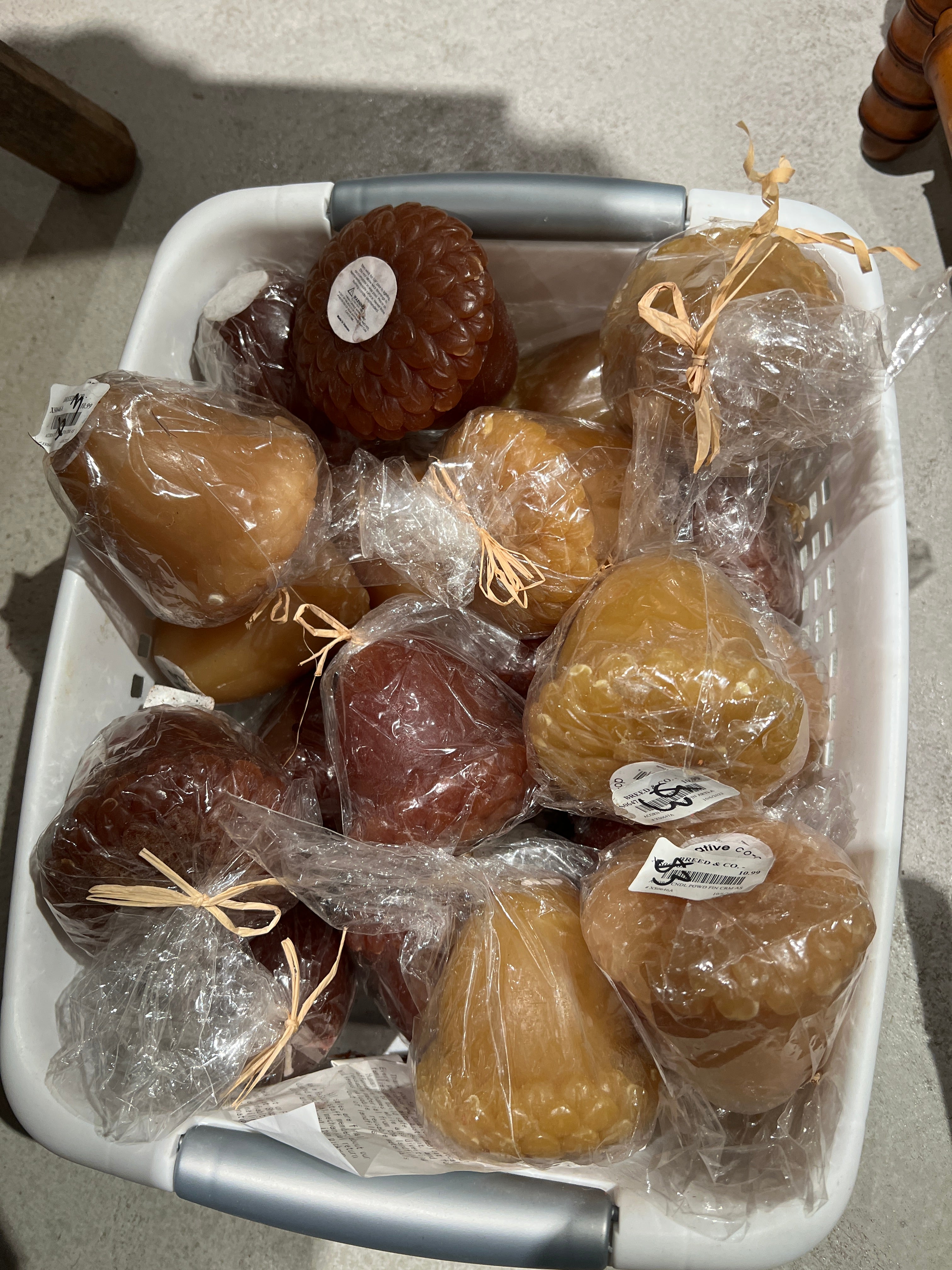 ASSORTED ACORN CANDLES